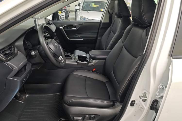 Used Toyota RAV4 2021 2.0L CVT Two-Wheel Drive Fashion Edition Left Front Seat