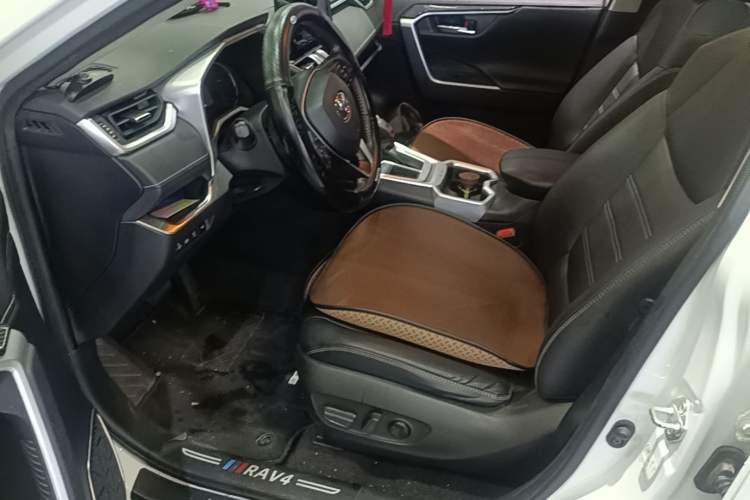 Used Toyota RAV4 2021 2.0L CVT Two-Wheel Drive Fashion PLUS Edition Left Front Seat