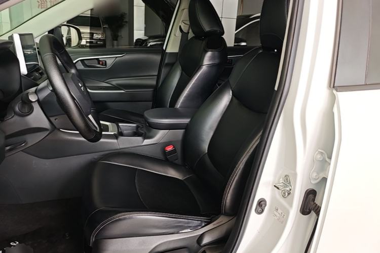Used Toyota RAV4 2021 2.0L CVT Two-Wheel Drive Urban Edition Left Front Seat