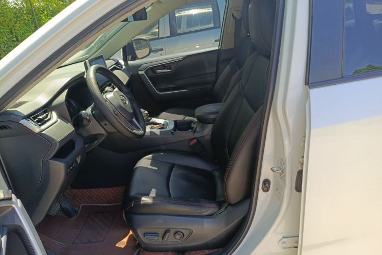 Used Toyota RAV4 2021 2.0L CVT Two-Wheel Drive Fashion Edition Left Front Seat