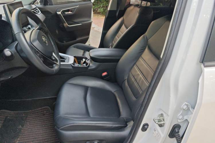 Used Toyota RAV4 2021 2.0L CVT Two-Wheel Drive Fashion Edition Left Front Seat