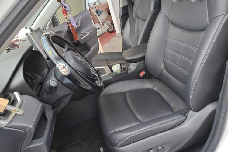 Used Toyota RAV4 2021 2.0L CVT Two-Wheel Drive Fashion PLUS Edition Left Front Seat