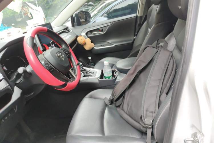 Used Toyota RAV4 2021 2.0L CVT Two-Wheel Drive Prestige Edition Left Front Seat