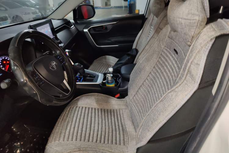 Used Toyota RAV4 2021 2.0L CVT Two-Wheel Drive Urban Edition Left Front Seat