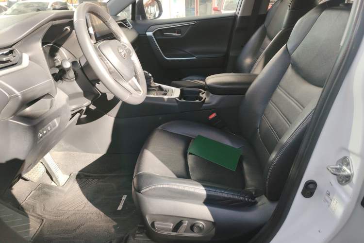 Used Toyota RAV4 2021 2.0L CVT Two-Wheel Drive Fashion PLUS Edition Left Front Seat
