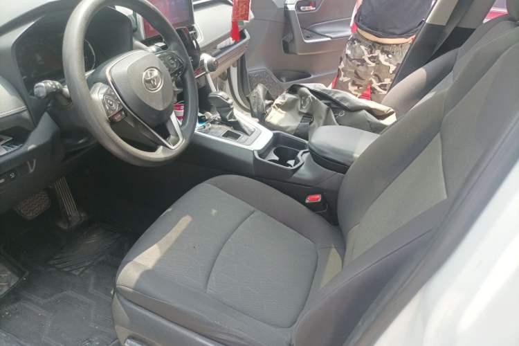 Used Toyota RAV4 2021 Dual-Engine 2.5L E-CVT Two-Wheel Drive Elite Edition Left Front Seat