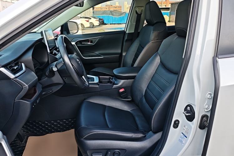 Used Toyota RAV4 2021 2.0L CVT Four-Wheel Drive Premium Edition Left Front Seat