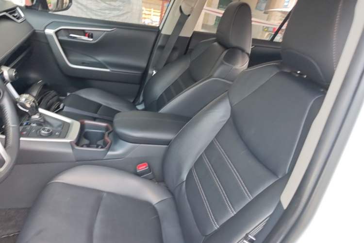Used Toyota RAV4 2021 Dual-Engine 2.5L E-CVT Four-Wheel Drive Elite PLUS Edition Left Front Seat