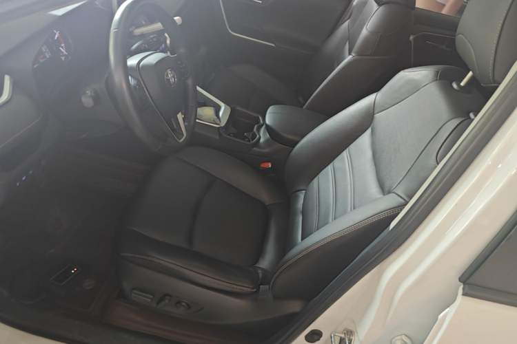 Used Toyota RAV4 2021 2.0L CVT Two-Wheel Drive Fashion PLUS Edition Left Front Seat