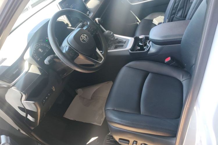 Used Toyota RAV4 2021 2.0L CVT Two-Wheel Drive Fashion Edition Left Front Seat
