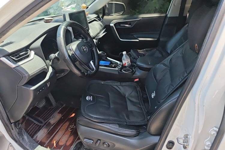 Used Toyota RAV4 2021 2.0L CVT Two-Wheel Drive Fashion Edition Left Front Seat