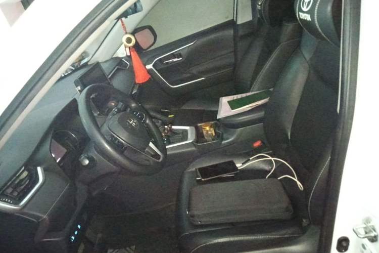 Used Toyota RAV4 2021 2.0L CVT Two-Wheel Drive Fashion Edition Left Front Seat