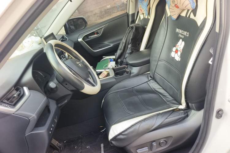 Used Toyota RAV4 2021 2.0L CVT Two-Wheel Drive Fashion PLUS Edition Left Front Seat