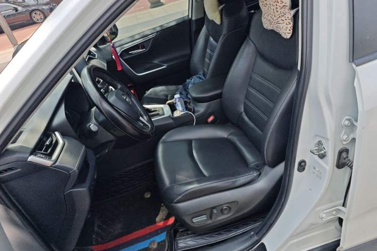 Used Toyota RAV4 2021 2.0L CVT Two-Wheel Drive Fashion PLUS Edition Left Front Seat