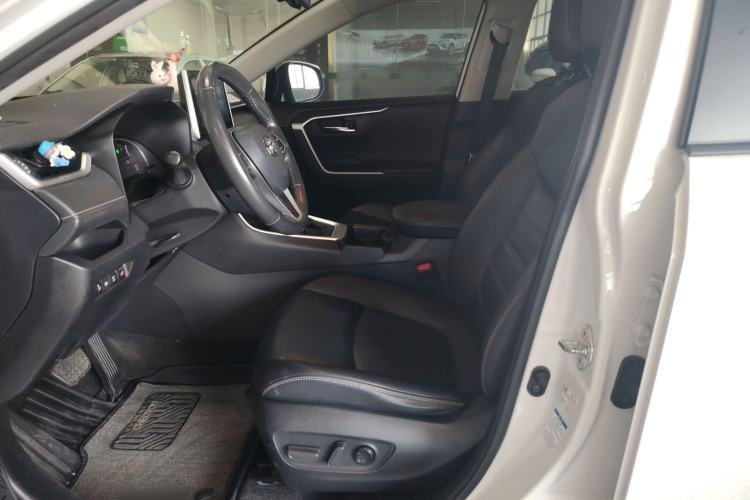 Used Toyota RAV4 2021 2.0L CVT 4x4 Style PLUS Edition Left Front Seat