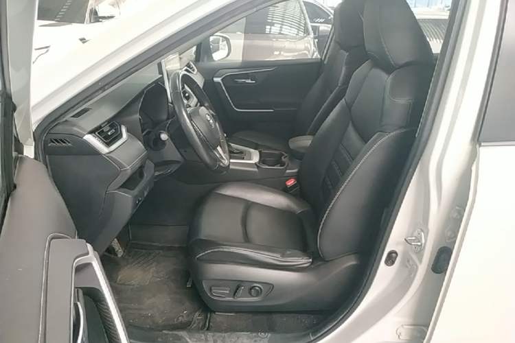 Used Toyota RAV4 2021 2.0L CVT Two-Wheel Drive Fashion PLUS Edition Left Front Seat