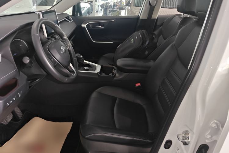 Used Toyota RAV4 2021 2.0L CVT Four-Wheel Drive Premium Edition Left Front Seat