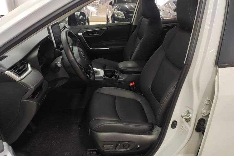 Used Toyota RAV4 2021 Dual-Engine 2.5L E-CVT Two-Wheel Drive Elite Edition Left Front Seat