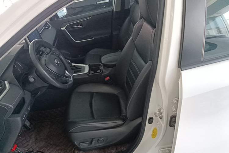Used Toyota RAV4 2021 2.0L CVT Two-Wheel Drive Fashion PLUS Edition Left Front Seat