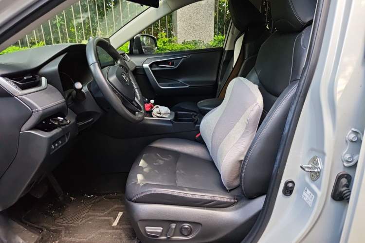 Used Toyota RAV4 2021 2.0L CVT Two-Wheel Drive Fashion PLUS Edition Left Front Seat