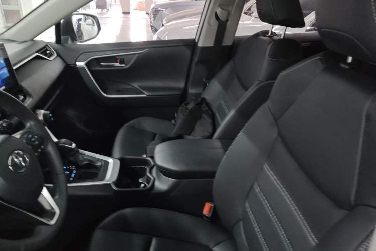 Used Toyota RAV4 2021 2.0L CVT Two-Wheel Drive Fashion PLUS Edition Left Front Seat
