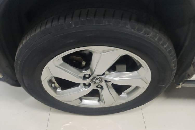 Used Toyota RAV4 2021 2.0L CVT Two-Wheel Drive Fashion PLUS Edition Left Front Wheel Hub