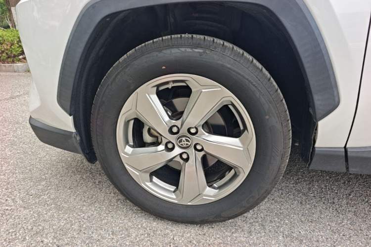 Used Toyota RAV4 2021 2.0L CVT Two-Wheel Drive Fashion Edition Left Front Wheel Hub