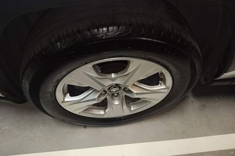 Used Toyota RAV4 2021 2.0L CVT Two-Wheel Drive Urban Edition Left Front Wheel Hub