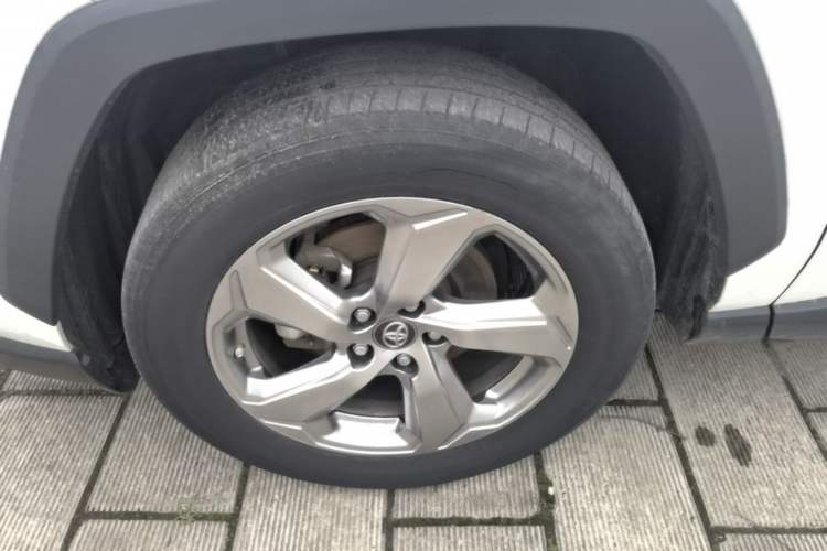 Used Toyota RAV4 2021 2.0L CVT Two-Wheel Drive Fashion PLUS Edition Left Front Wheel Hub