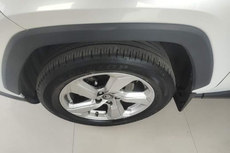 Used Toyota RAV4 2021 2.0L CVT Two-Wheel Drive Fashion PLUS Edition Left Front Wheel Hub