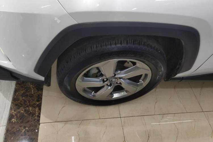 Used Toyota RAV4 2021 2.0L CVT Two-Wheel Drive Fashion Edition Left Front Wheel Hub