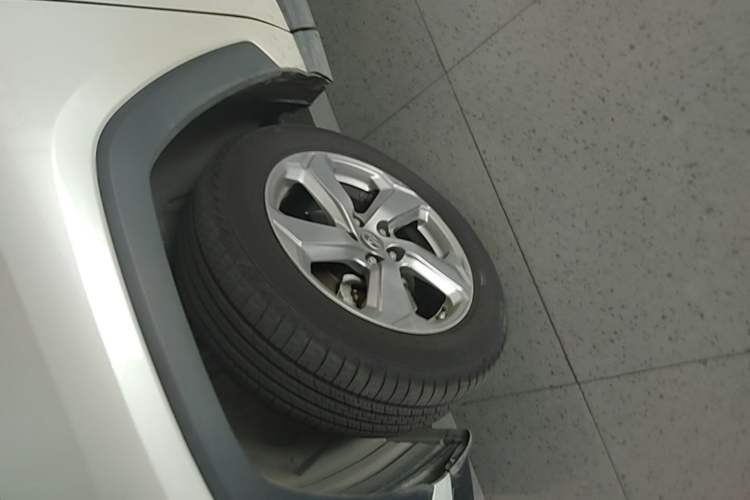 Used Toyota RAV4 2021 2.0L CVT Two-Wheel Drive Fashion PLUS Edition Left Front Wheel Hub