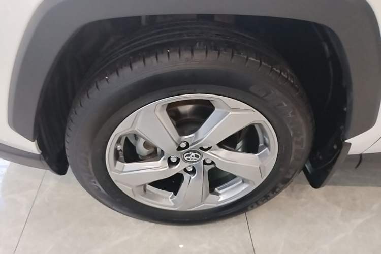 Used Toyota RAV4 2021 2.0L CVT 4x4 Style PLUS Edition Left Front Wheel Hub
