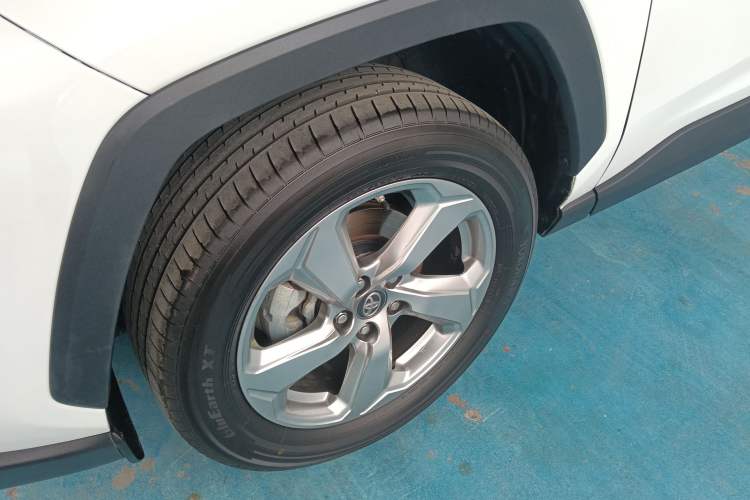Used Toyota RAV4 2021 2.0L CVT Two-Wheel Drive Fashion PLUS Edition Left Front Wheel Hub