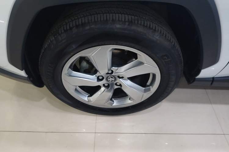Used Toyota RAV4 2021 2.0L CVT Two-Wheel Drive Fashion PLUS Edition Left Front Wheel Hub