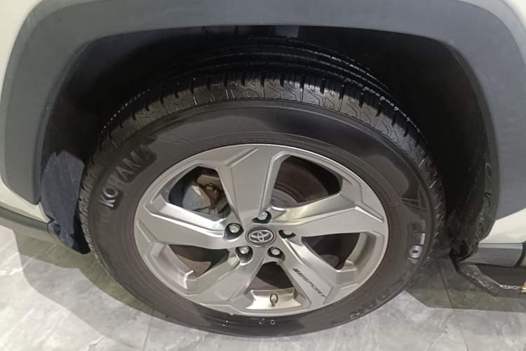 Used Toyota RAV4 2021 2.0L CVT Two-Wheel Drive Fashion PLUS Edition Left Front Wheel Hub