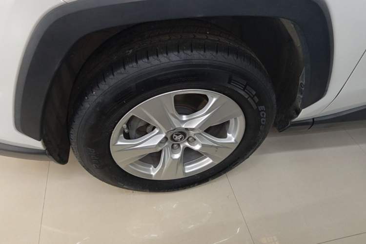 Used Toyota RAV4 2021 2.0L CVT Two-Wheel Drive Urban Edition Left Front Wheel Hub