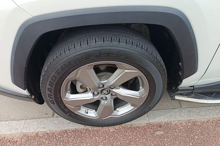 Used Toyota RAV4 2021 2.0L CVT Two-Wheel Drive Fashion PLUS Edition Left Front Wheel Hub