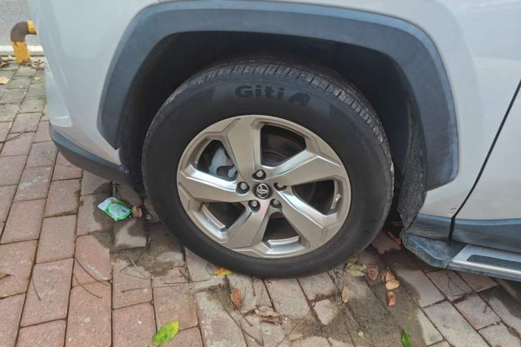 Used Toyota RAV4 2021 Dual-Engine 2.5L E-CVT Two-Wheel Drive Elite Edition Left Front Wheel Hub