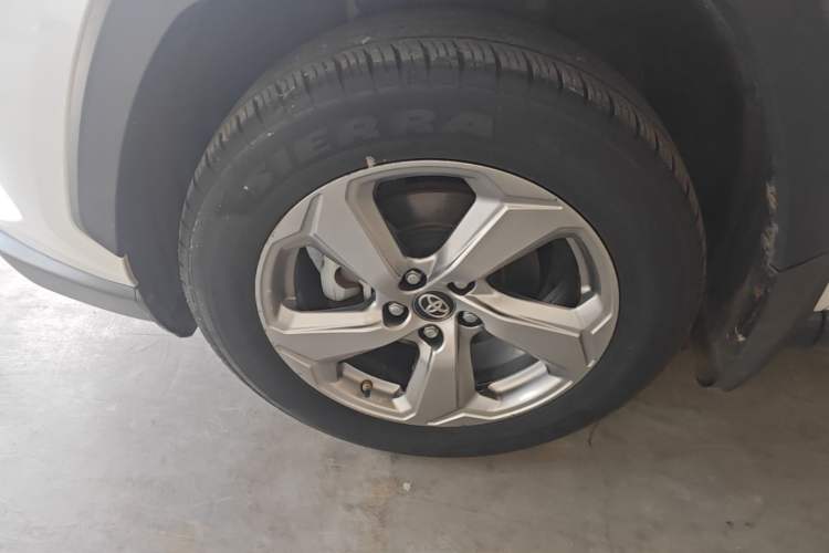 Used Toyota RAV4 2021 2.0L CVT Two-Wheel Drive Fashion PLUS Edition Left Front Wheel Hub