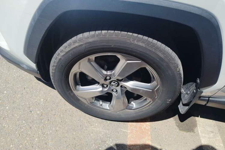 Used Toyota RAV4 2021 2.0L CVT Two-Wheel Drive Fashion Edition Left Front Wheel Hub