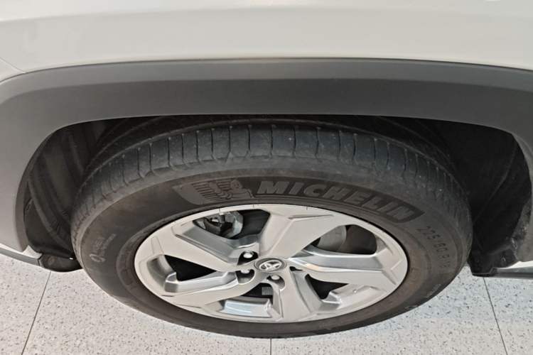 Used Toyota RAV4 2021 2.0L CVT Two-Wheel Drive Fashion Edition Left Front Wheel Hub