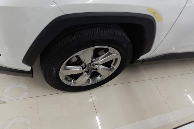 Used Toyota RAV4 2021 2.0L CVT Two-Wheel Drive Fashion PLUS Edition Left Front Wheel Hub