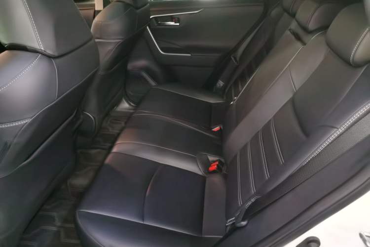 Used Toyota RAV4 2021 2.0L CVT Two-Wheel Drive Fashion PLUS Edition Left Rear Seat