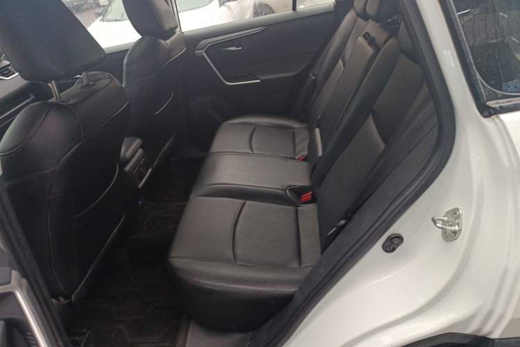 Used Toyota RAV4 2021 2.0L CVT Two-Wheel Drive Fashion Edition Left Rear Seat