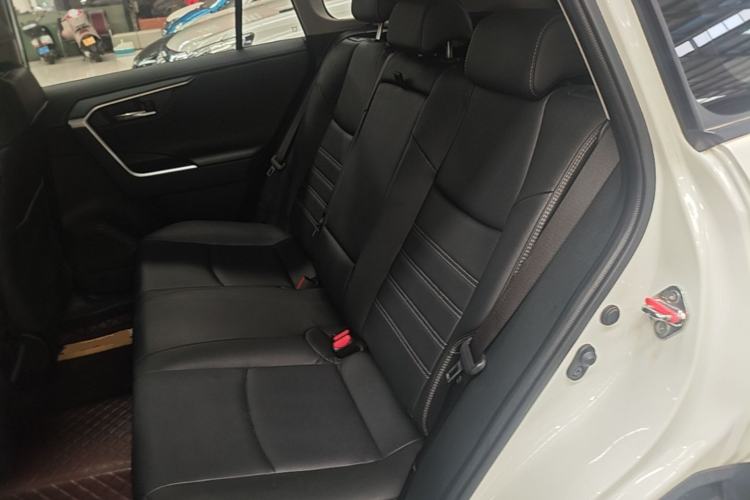 Used Toyota RAV4 2021 Dual-Engine 2.5L E-CVT Four-Wheel Drive Elite PLUS Edition Left Rear Seat