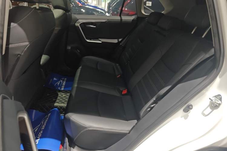 Used Toyota RAV4 2021 2.0L CVT Two-Wheel Drive Fashion PLUS Edition Left Rear Seat