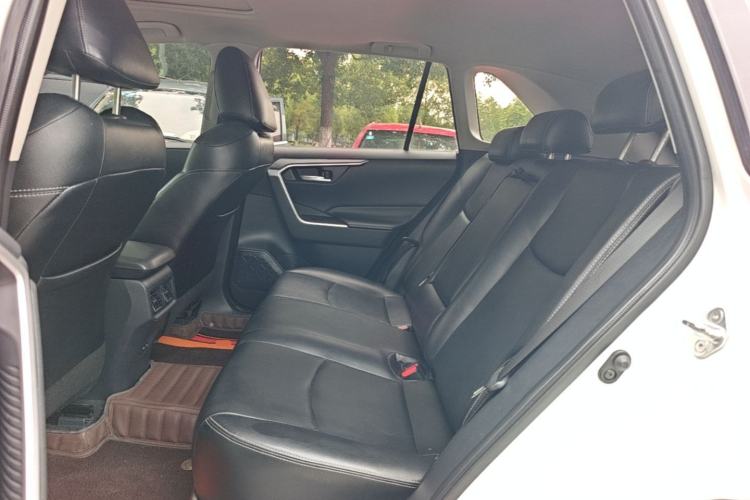 Used Toyota RAV4 2021 2.0L CVT Two-Wheel Drive Fashion Edition Left Rear Seat