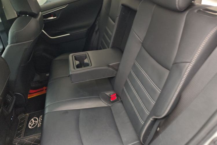 Used Toyota RAV4 2021 2.0L CVT Two-Wheel Drive Fashion PLUS Edition Left Rear Seat