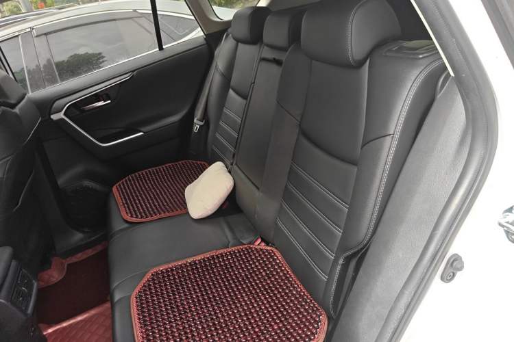 Used Toyota RAV4 2021 2.0L CVT Two-Wheel Drive Fashion PLUS Edition Left Rear Seat